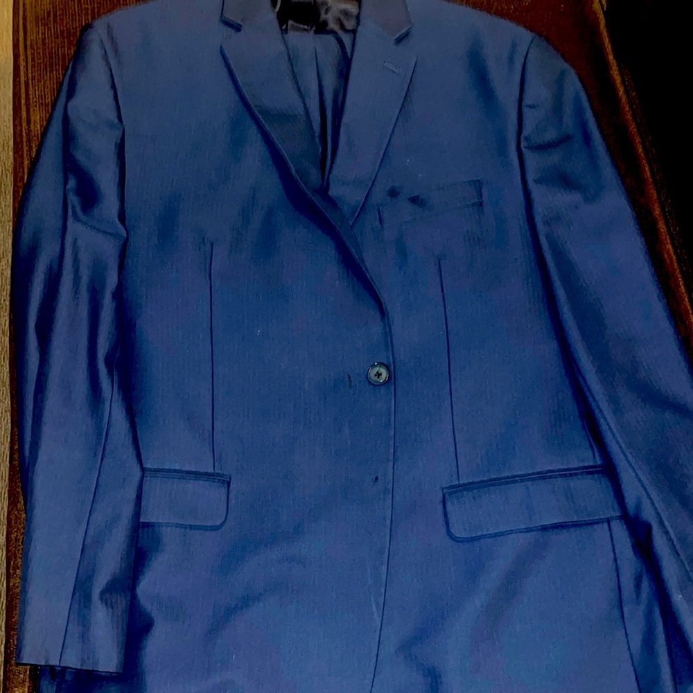 Calvin Klein Navy Blue Suit; Size 48 R Jacket; Pants: 42 x 30